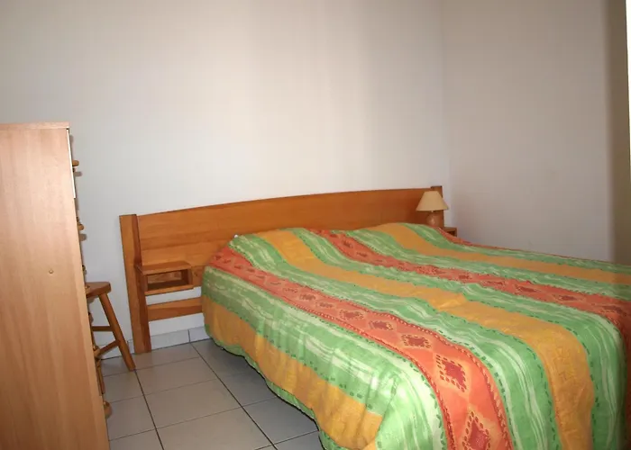 Hébergement de vacances Maison Familiale à Saint-jean-de-monts, Piscine Commune, Parking Privé - Fr-1-323-377